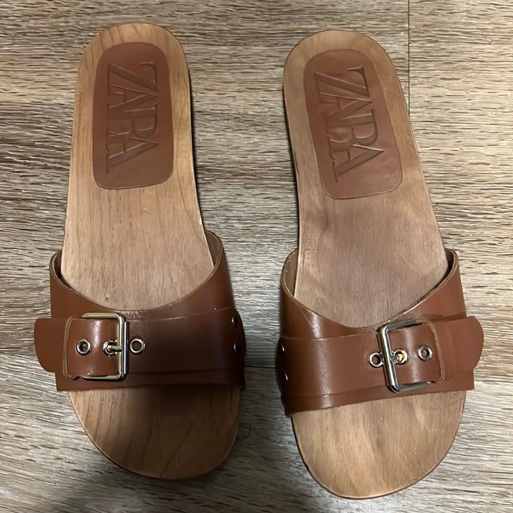 USED, VERY GOOD CONDITIONS - Zara summer slippers